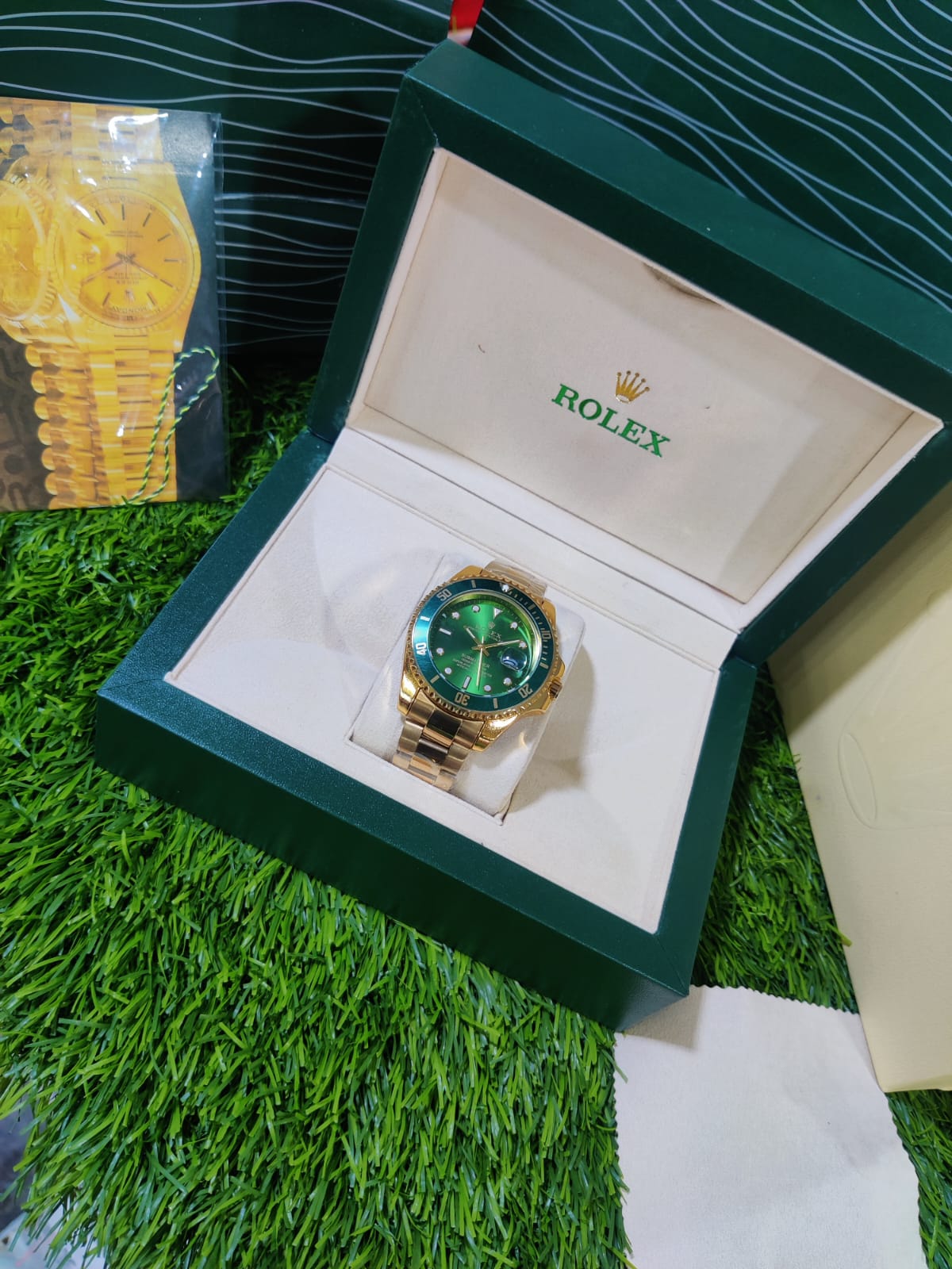 Rolex Golden Men's Watch – 18K Yellow Gold, Swiss Automatic Movement, Luxury President or Day-Date Timepiece