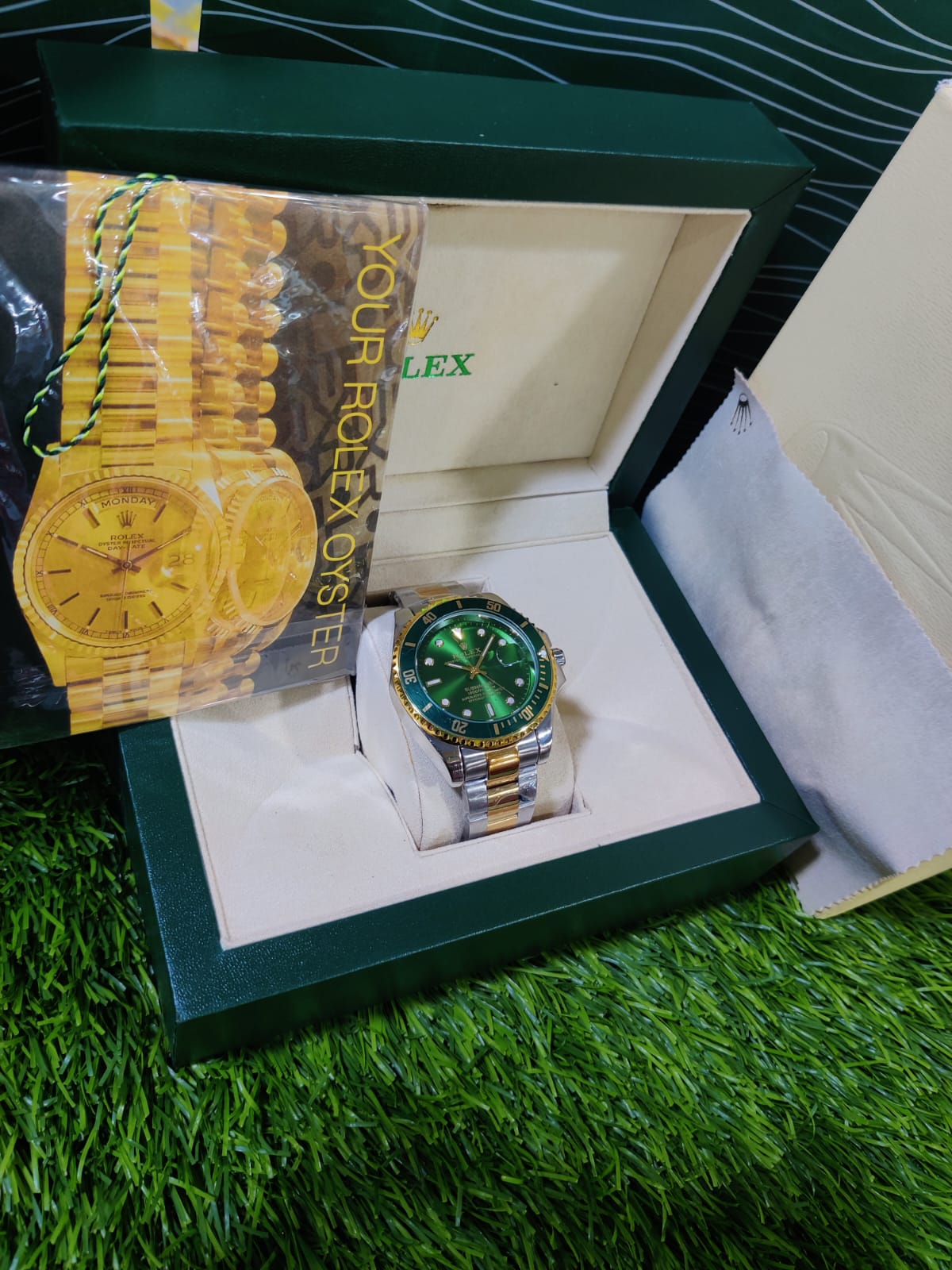 Rolex Golden Men's Watch – 18K Yellow Gold, Swiss Automatic Movement, Luxury President or Day-Date Timepiece