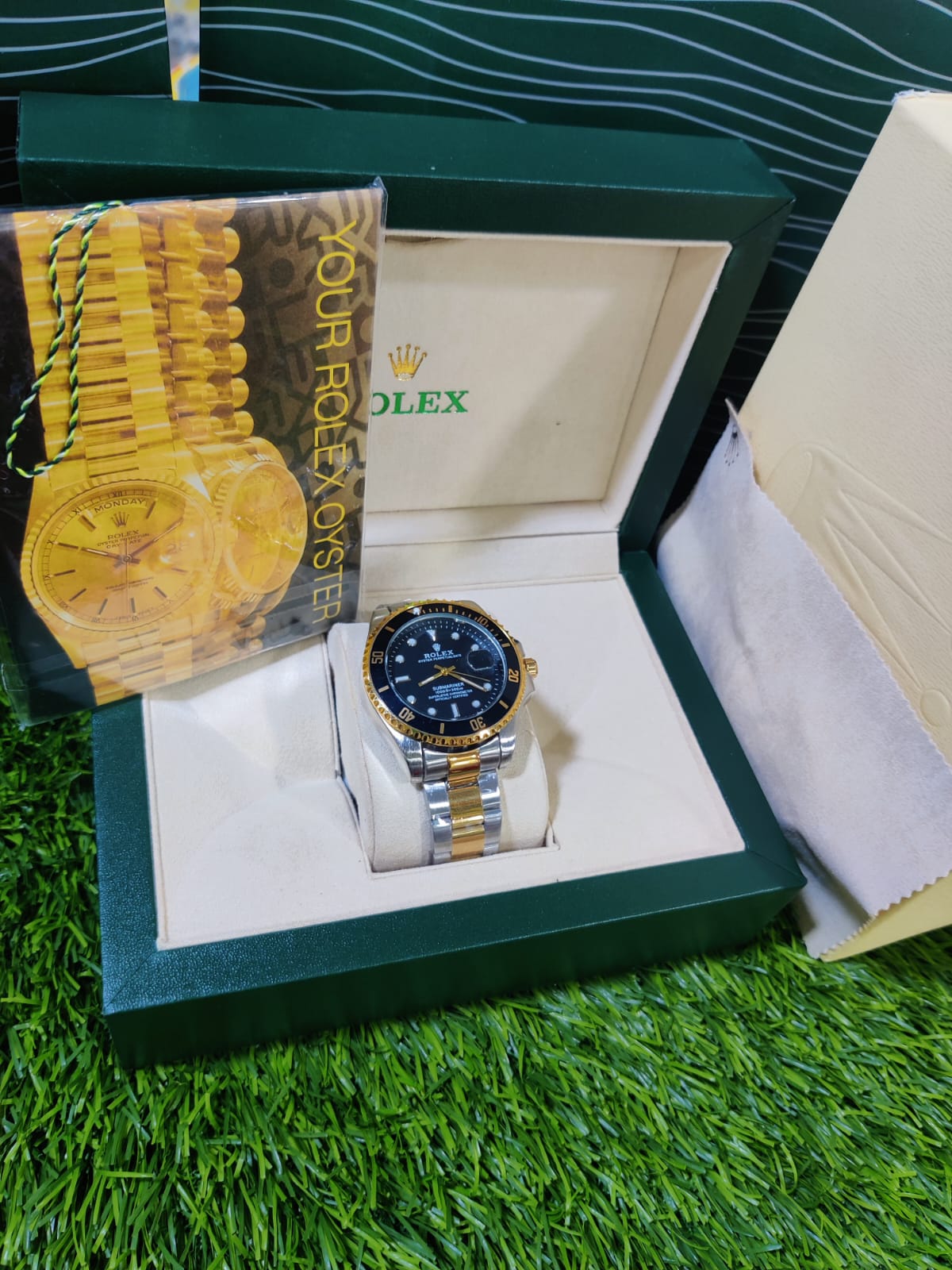 Rolex Golden Men's Watch – 18K Yellow Gold, Swiss Automatic Movement, Luxury President or Day-Date Timepiece