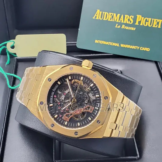 ⌚ Audemars Piguet Royal Oak
Where precision meets timeless elegance.
