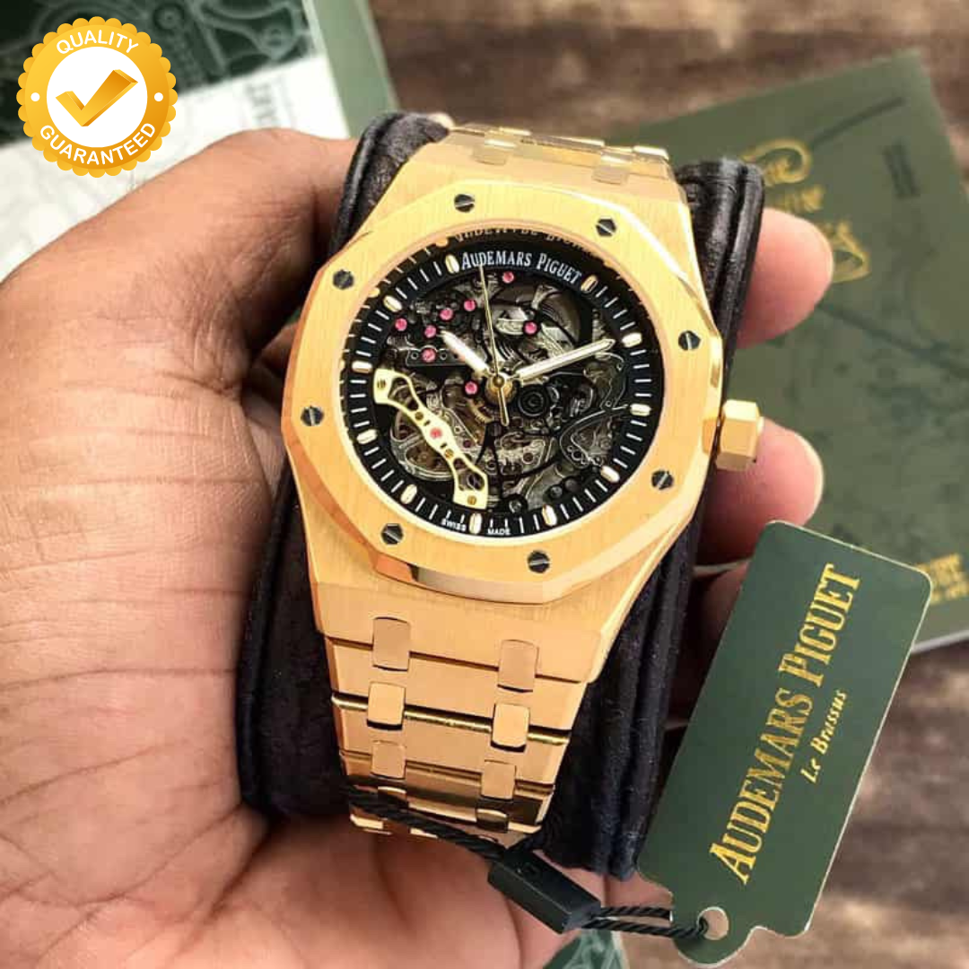 ⌚ Audemars Piguet Royal Oak
Where precision meets timeless elegance.